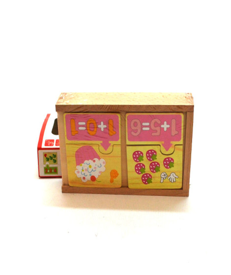 Wooden puzzle collecting numbers Wooden puzzle collecting numbers