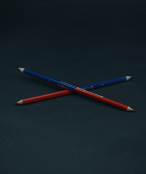 قلم رصاص مزدوج اللون